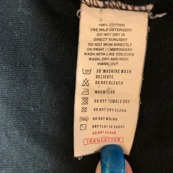 V Squared2 Hangtime Red & Black T-shirt with Biomechanical Bird Graphic Large - Picture 4 of 7